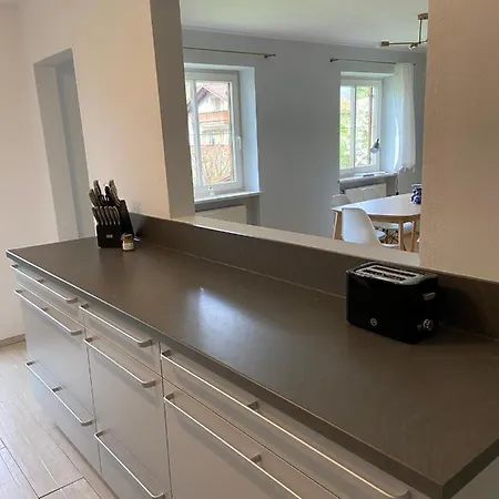 Modern Eingerichtete Mit 2 Schlafzimmern * Bergen (Traunstein)