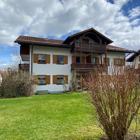 Modern Eingerichtete Mit 2 Schlafzimmern *