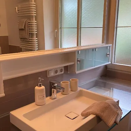 Modern Eingerichtete Mit 2 Schlafzimmern * Bergen (Traunstein)